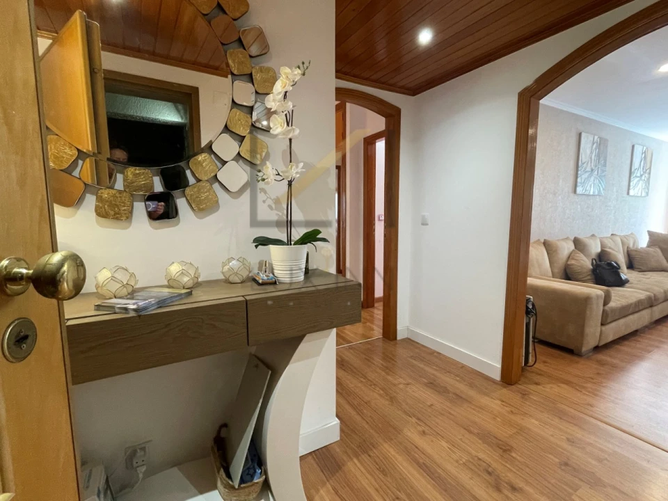 Apartamento T3 para Venda em Queluz e Belas Foto 2