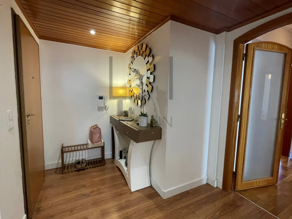 Apartamento T3 para Venda em Queluz e Belas Foto 3