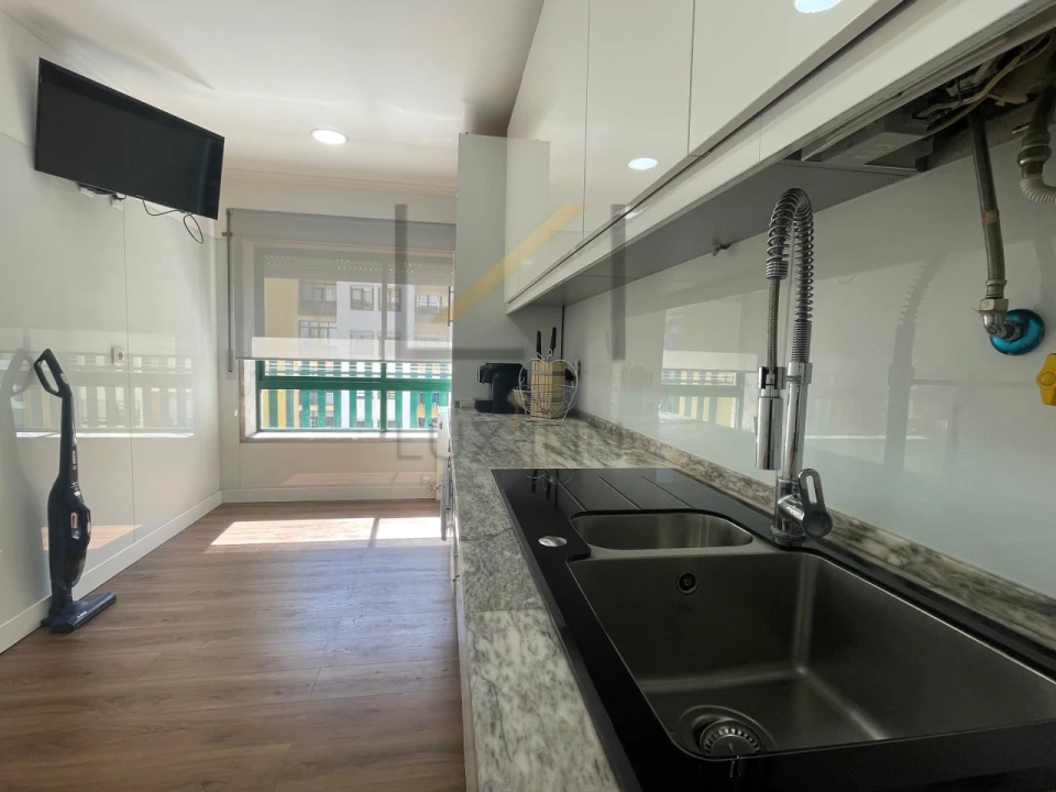 Apartamento T3 para Venda em Queluz e Belas Foto 17