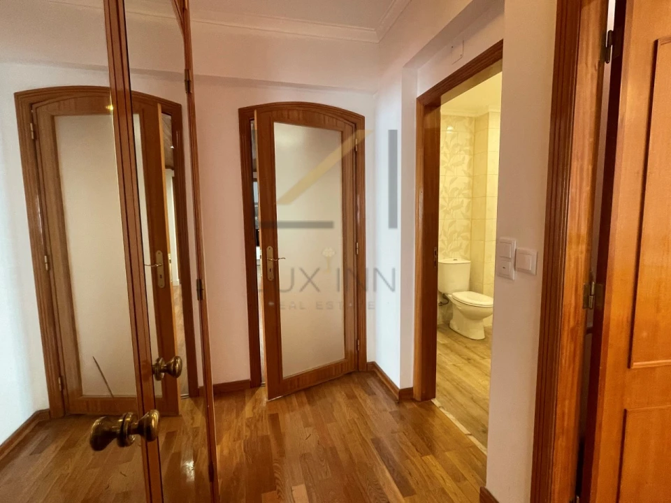 Apartamento T3 para Venda em Queluz e Belas Foto 33