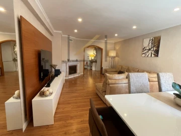 Apartamento T3 para Venda em Queluz e Belas