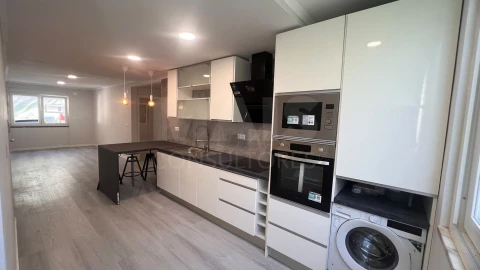 Apartamento T2 para Venda em Benfica