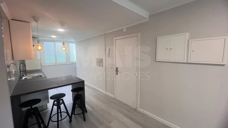Apartamento T2 para Venda em Benfica Foto 4