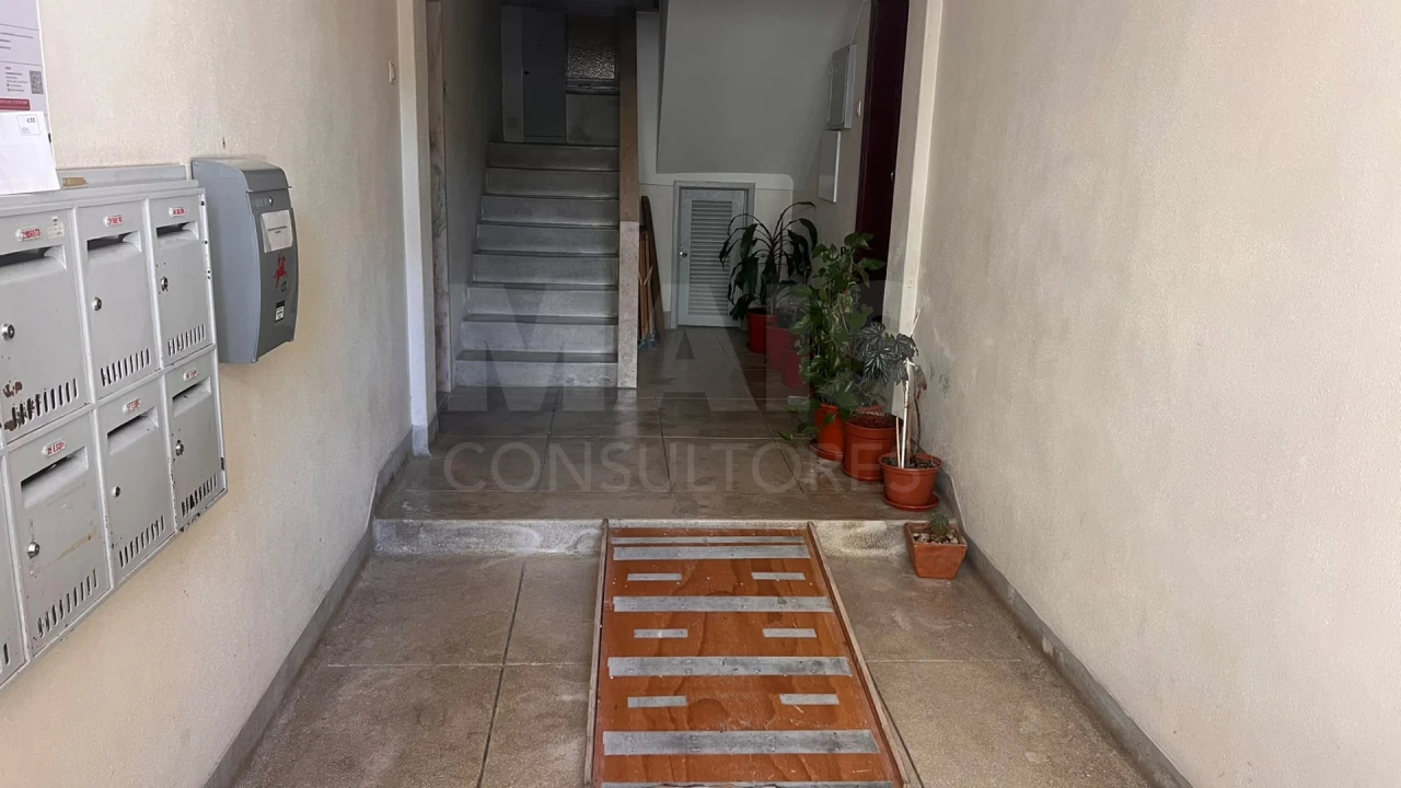 Apartamento T2 para Venda em Benfica Foto 10