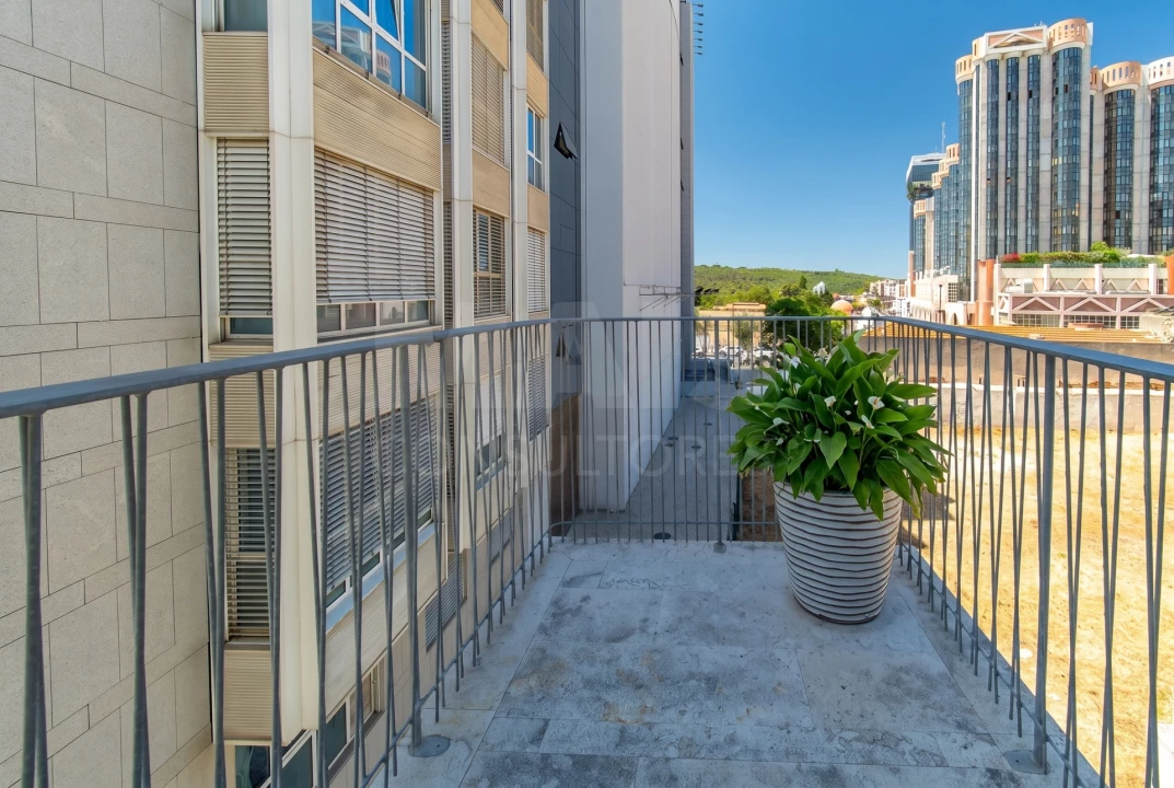 Apartamento T1 para Venda em Campo de Ourique Foto 8