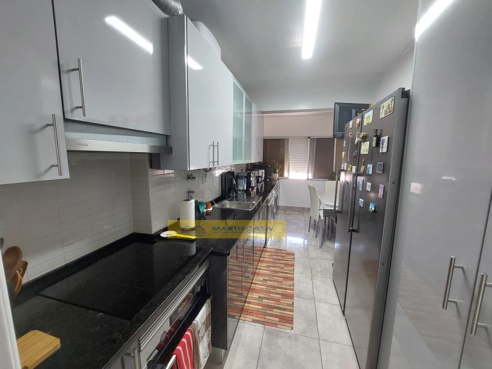 Apartamento T2 para Venda em Carcavelos e Parede Foto 17