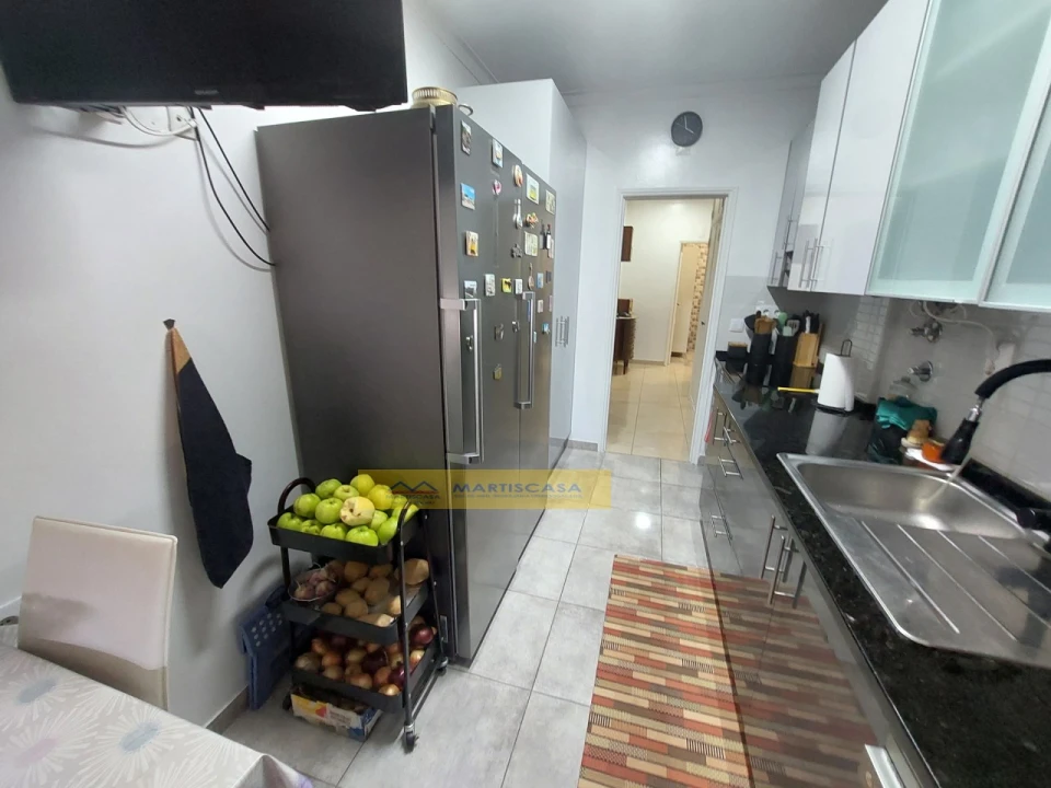 Apartamento T2 para Venda em Carcavelos e Parede Foto 16