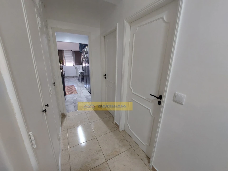 Apartamento T2 para Venda em Carcavelos e Parede Foto 22