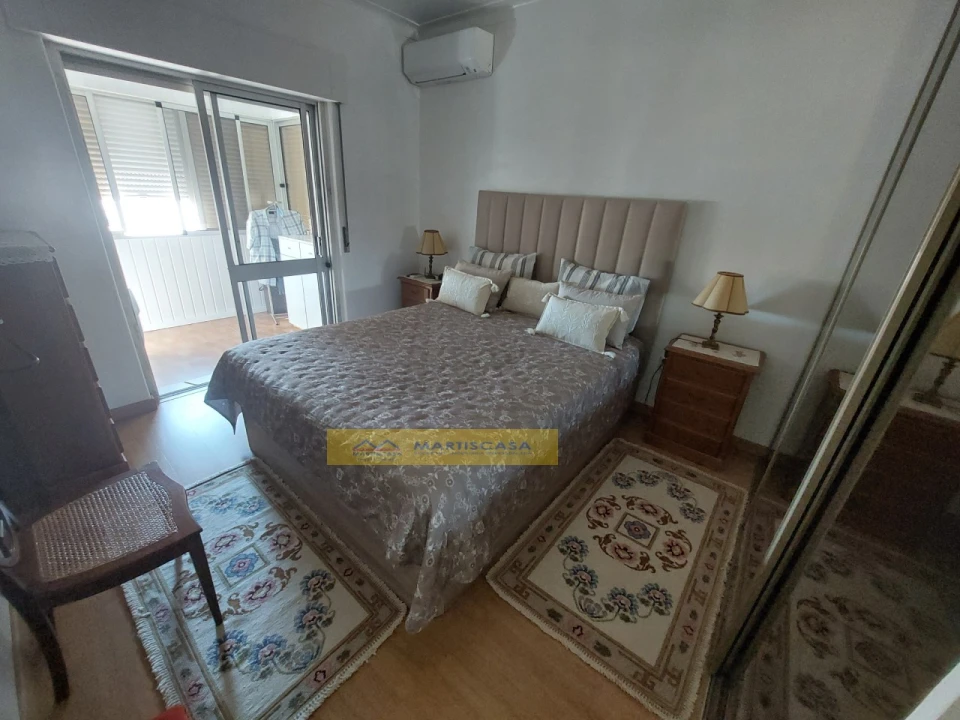 Apartamento T2 para Venda em Carcavelos e Parede Foto 25