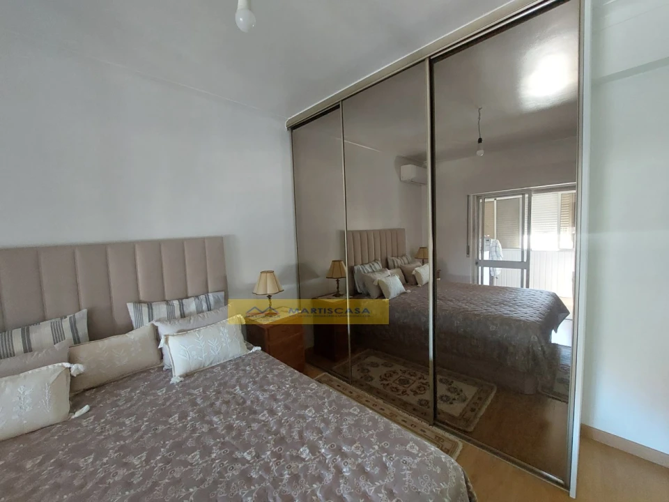 Apartamento T2 para Venda em Carcavelos e Parede Foto 26