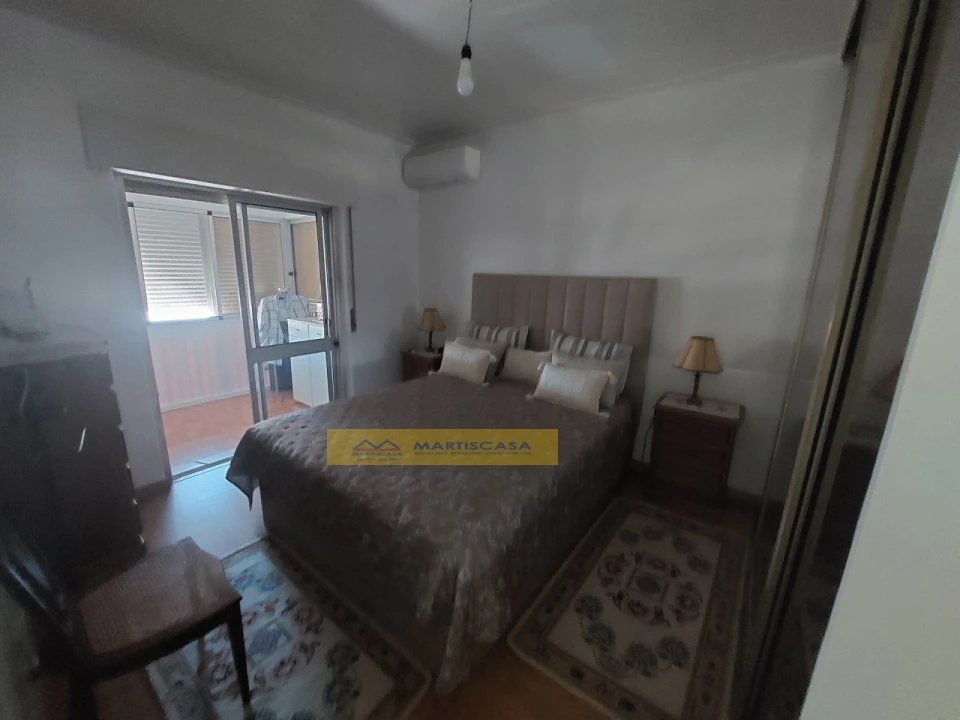 Apartamento T2 para Venda em Carcavelos e Parede Foto 23