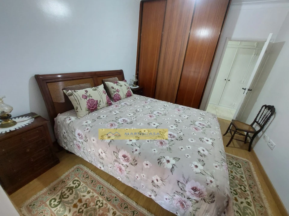 Apartamento T2 para Venda em Carcavelos e Parede Foto 29