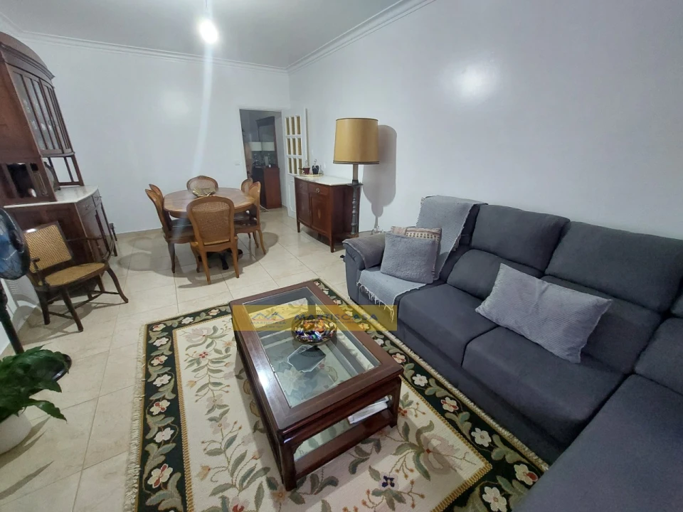 Apartamento T2 para Venda em Carcavelos e Parede Foto 9