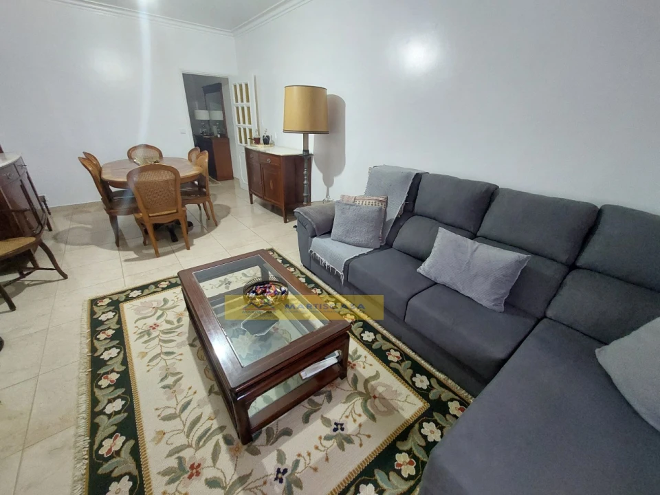 Apartamento T2 para Venda em Carcavelos e Parede Foto 7