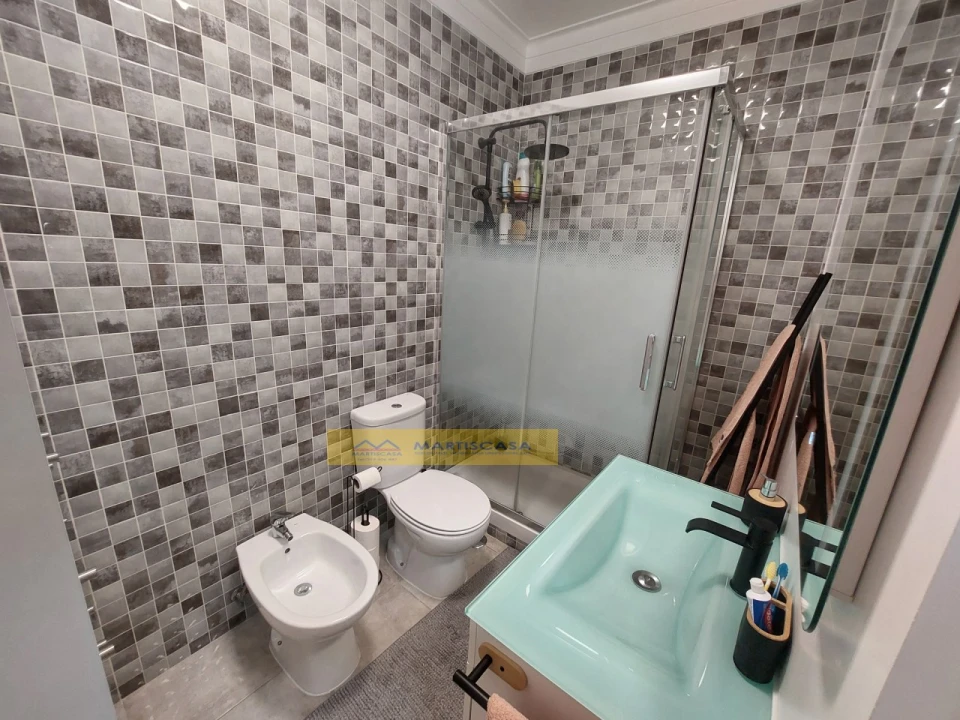 Apartamento T2 para Venda em Carcavelos e Parede Foto 30