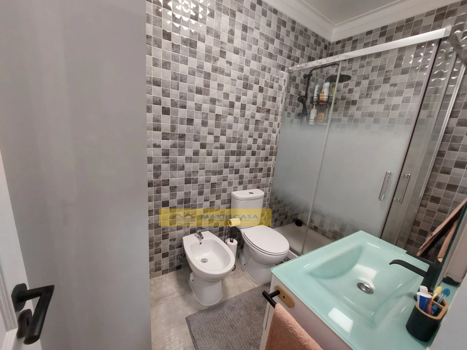 Apartamento T2 para Venda em Carcavelos e Parede Foto 32