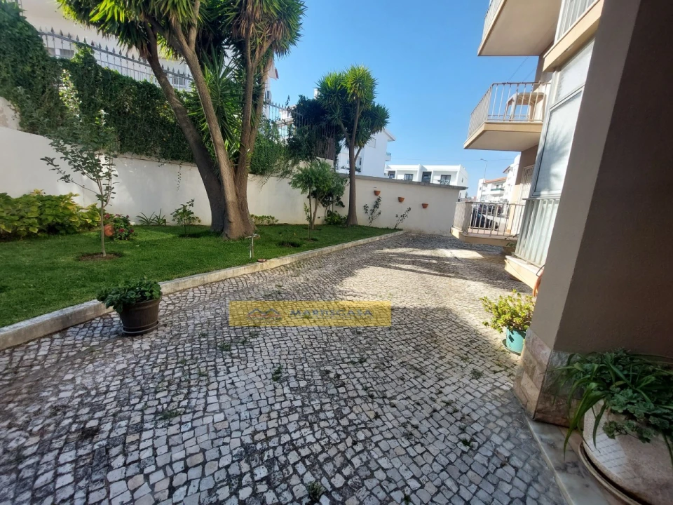 Apartamento T2 para Venda em Carcavelos e Parede Foto 1