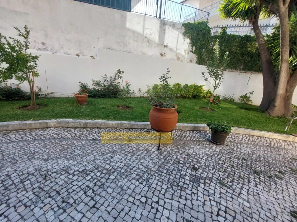 Apartamento T2 para Venda em Carcavelos e Parede Foto 3