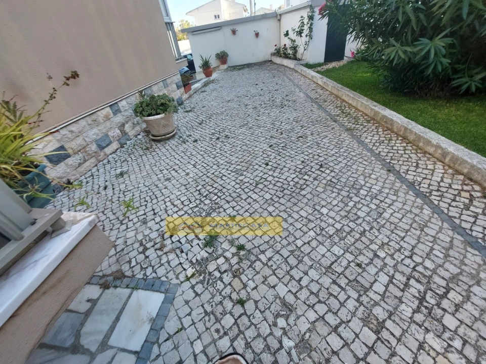 Apartamento T2 para Venda em Carcavelos e Parede Foto 4