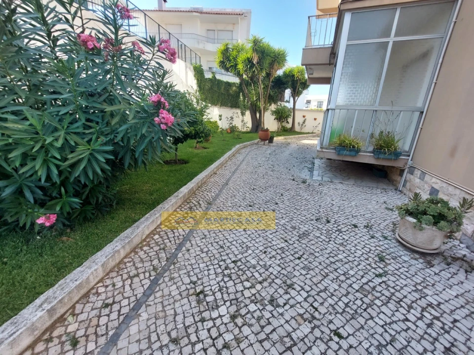 Apartamento T2 para Venda em Carcavelos e Parede Foto 2