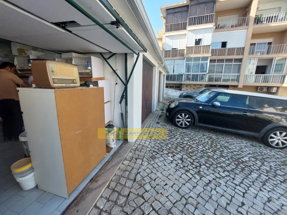 Apartamento T2 para Venda em Carcavelos e Parede Foto 34