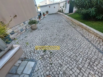 Apartamento T2 para Venda em Carcavelos e Parede