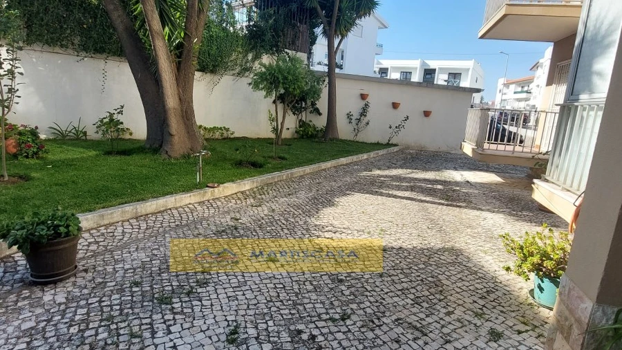 Apartamento T2 para Venda em Carcavelos e Parede