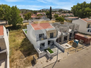 Moradia T3 para Venda em Sesimbra (Castelo)