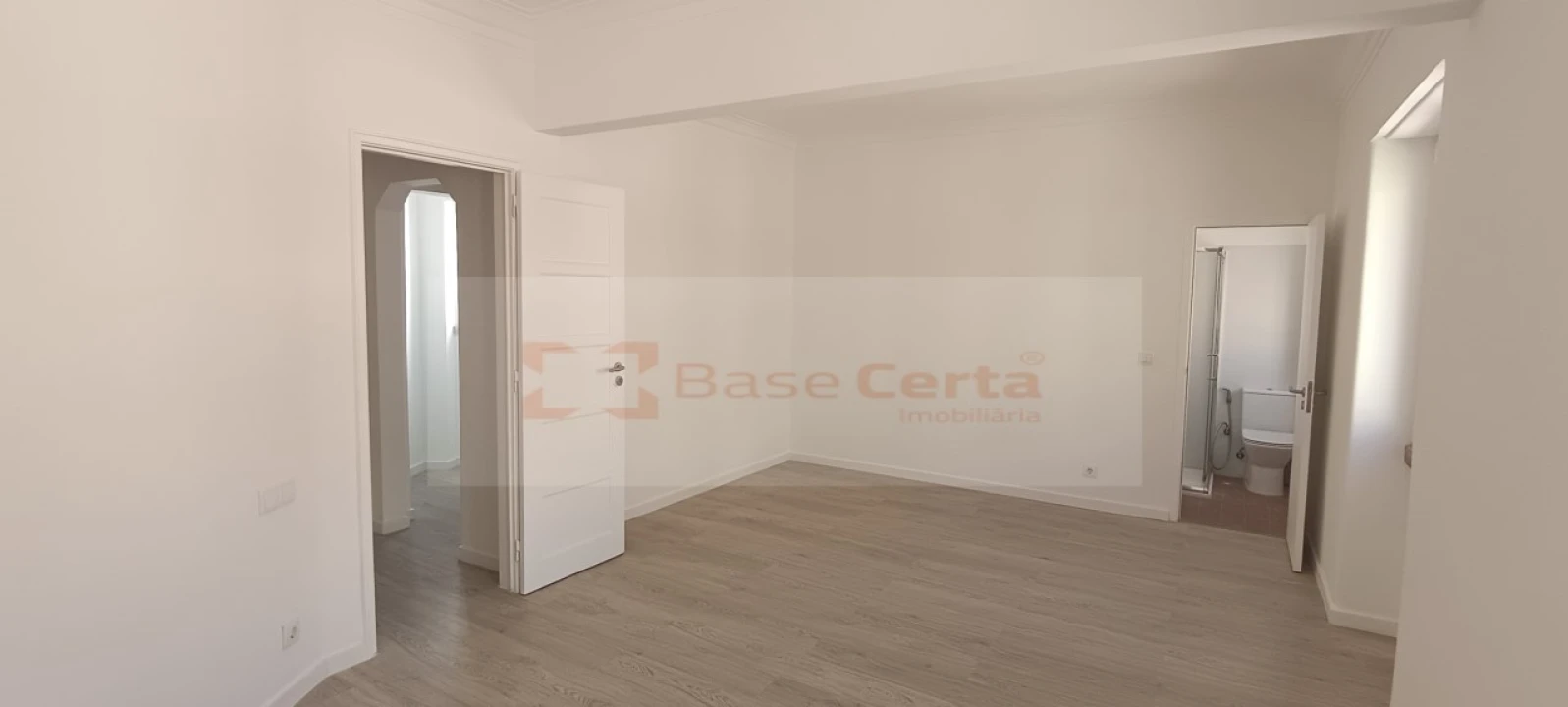 Apartamento T1 para Venda em São Vicente Foto 1