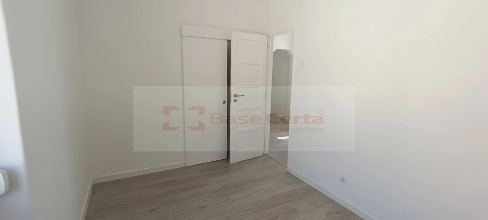 Apartamento T1 para Venda em São Vicente Foto 8
