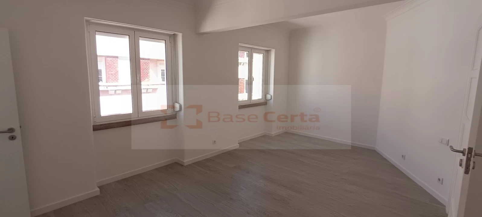 Apartamento T1 para Venda em São Vicente Foto 9