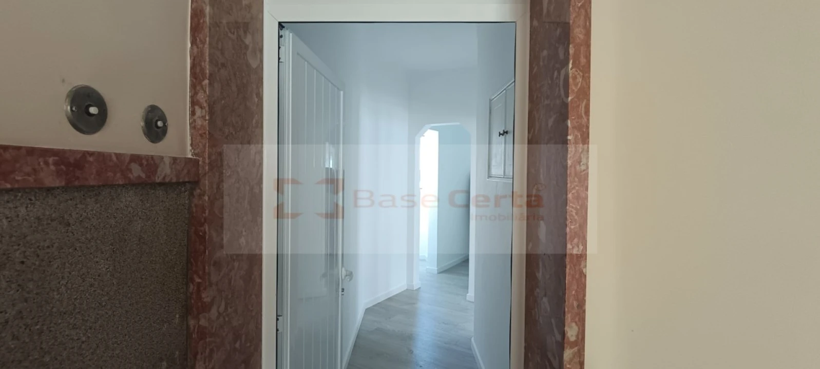Apartamento T1 para Venda em São Vicente Foto 11