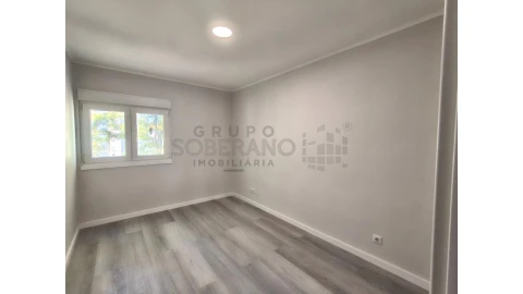 Apartamento T3 para Venda em Laranjeiro e Feijó