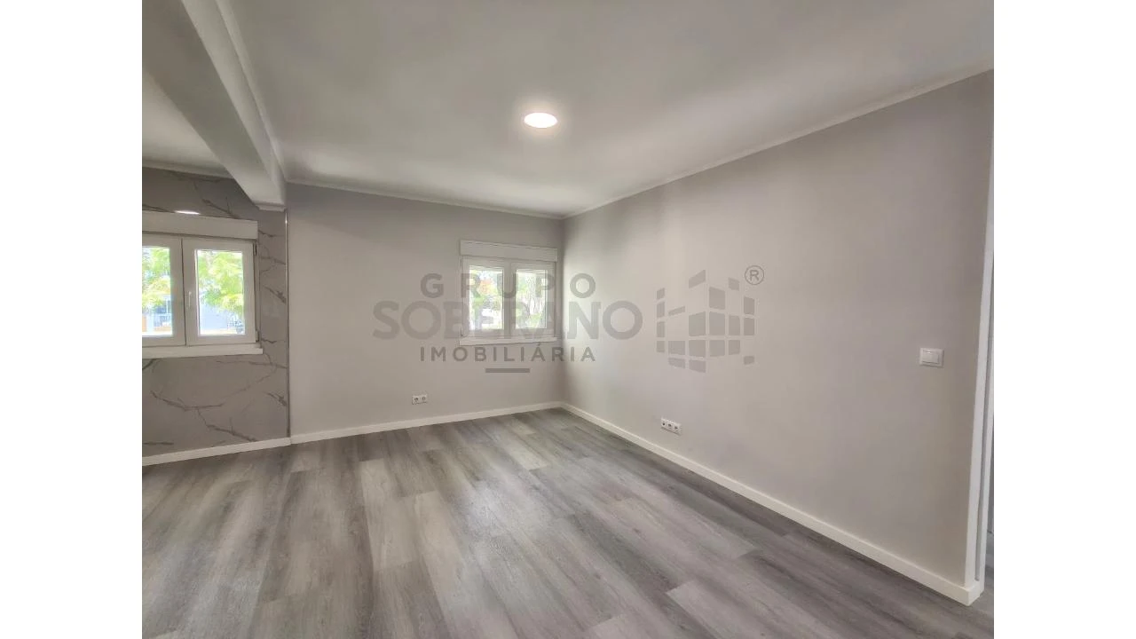 Apartamento T3 para Venda em Laranjeiro e Feijó Foto 4