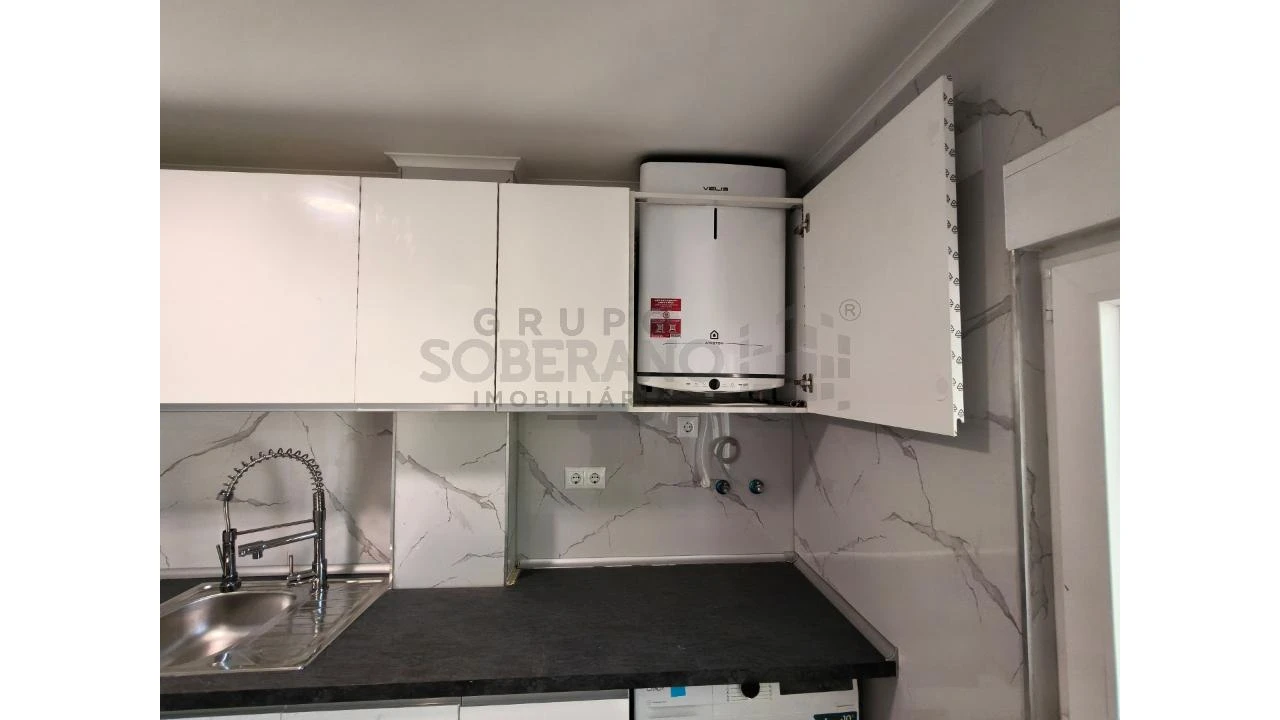 Apartamento T3 para Venda em Laranjeiro e Feijó Foto 3