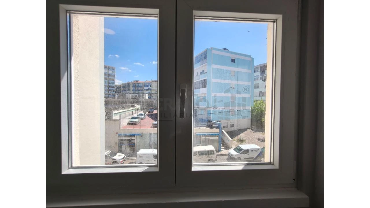 Apartamento T3 para Venda em Laranjeiro e Feijó Foto 9