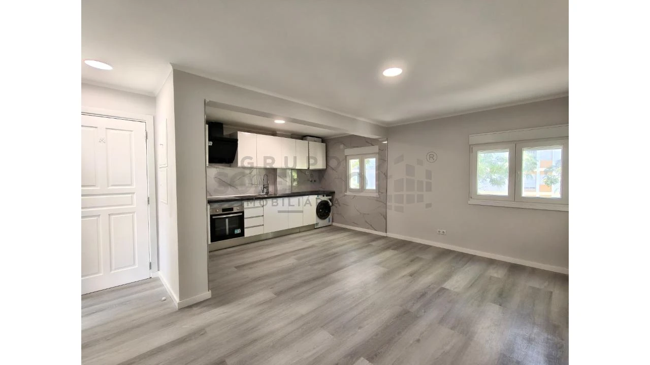 Apartamento T3 para Venda em Laranjeiro e Feijó Foto 11