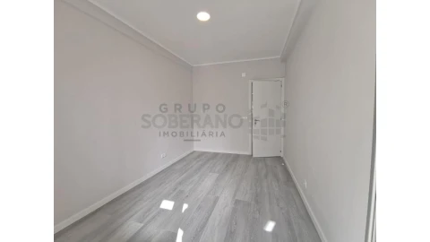 Apartamento T2 para Venda em Oeiras e São Julião da Barra, Paço de Arcos e Caxias