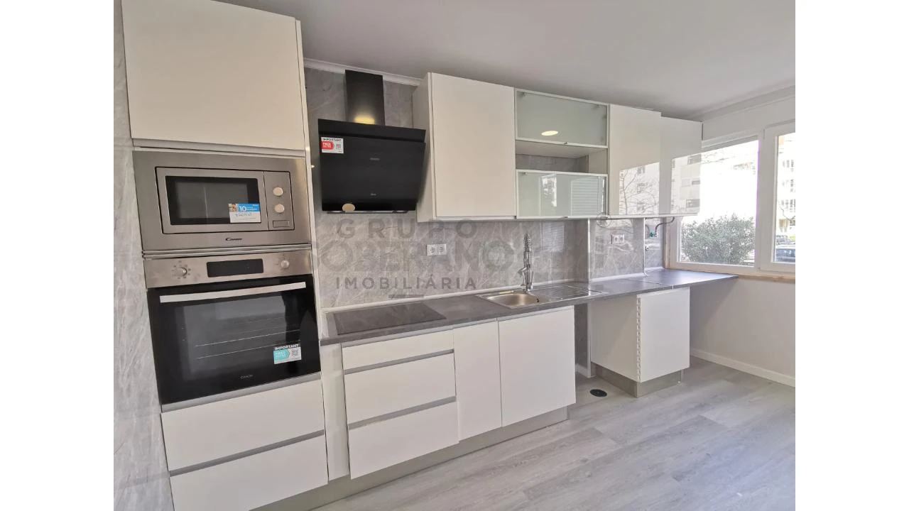 Apartamento T2 para Venda em Oeiras e São Julião da Barra, Paço de Arcos e Caxias Foto 1