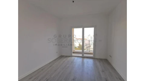 Apartamento T2 para Venda em Corroios
