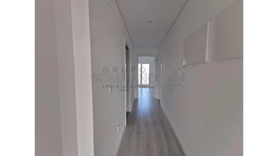 Apartamento T2 para Venda em Corroios Foto 11