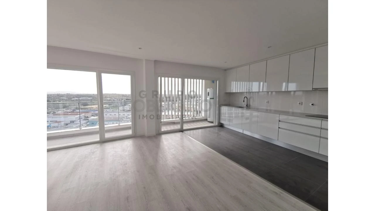 Apartamento T2 para Venda em Corroios Foto 5