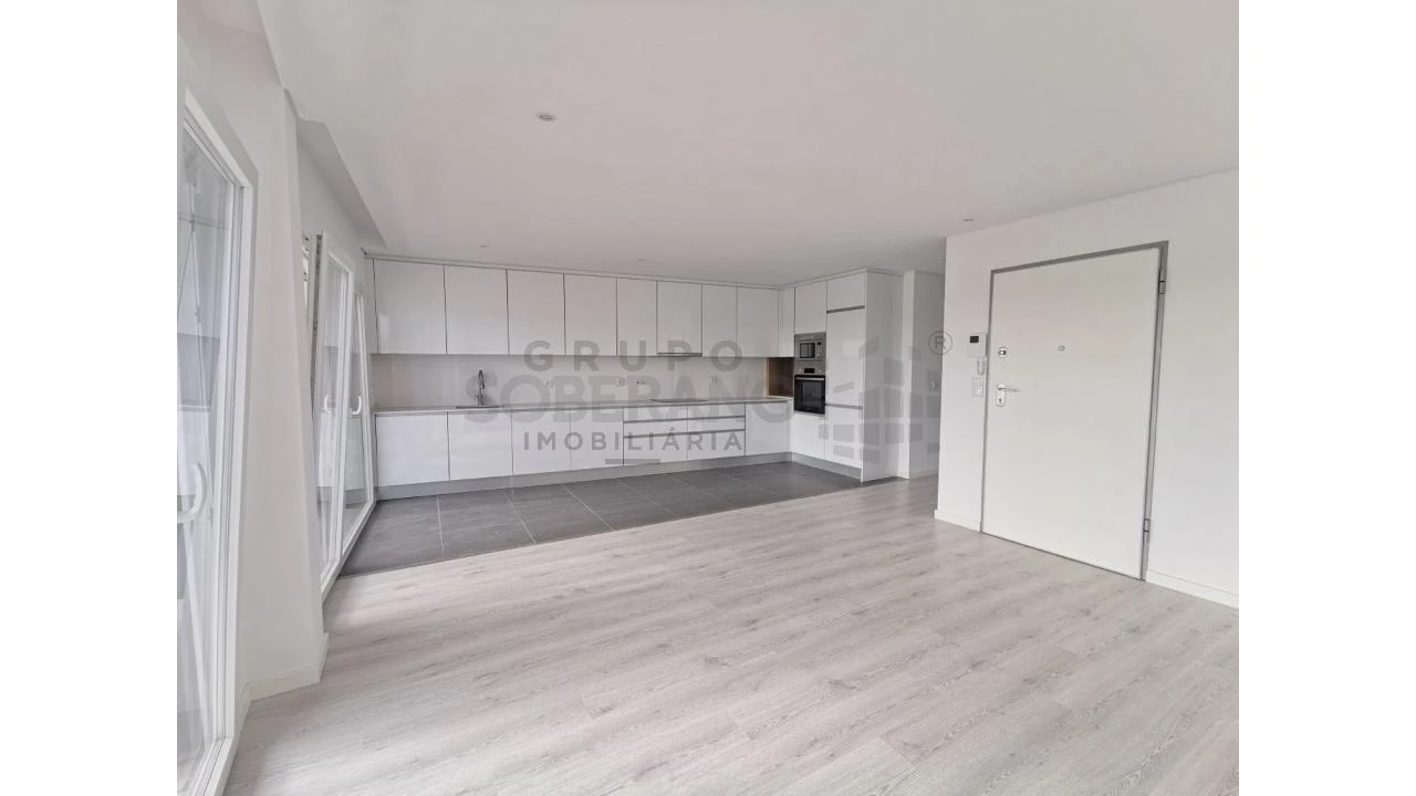 Apartamento T2 para Venda em Corroios Foto 8