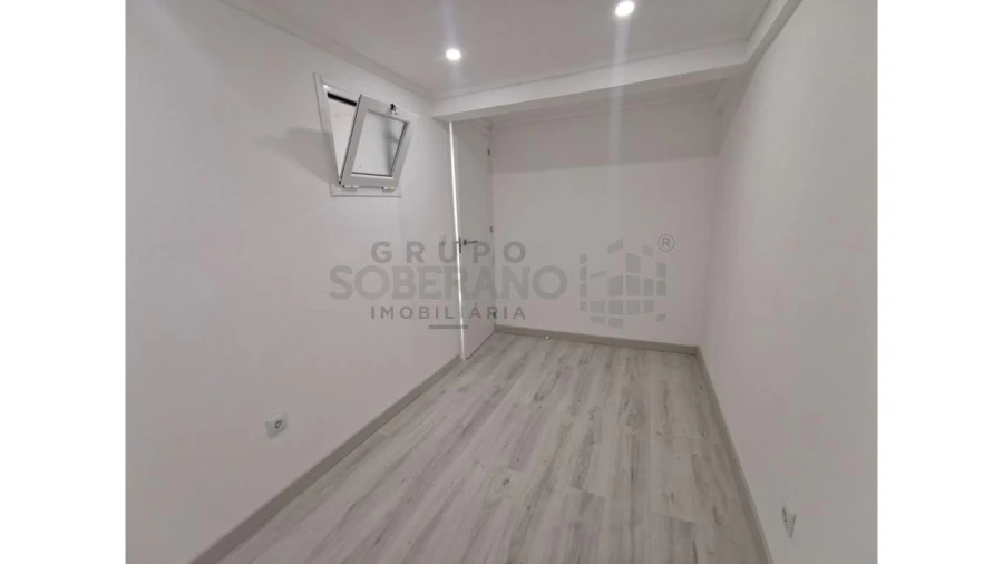 Negócio para Venda em Corroios Foto 9