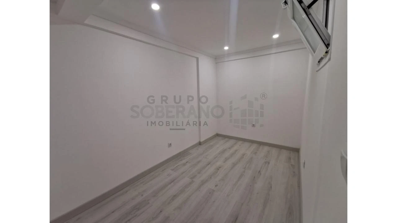 Negócio para Venda em Corroios Foto 8