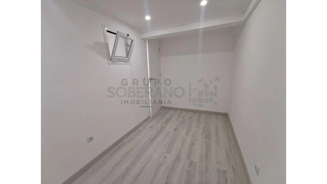 Negócio para Venda em Corroios Foto 9