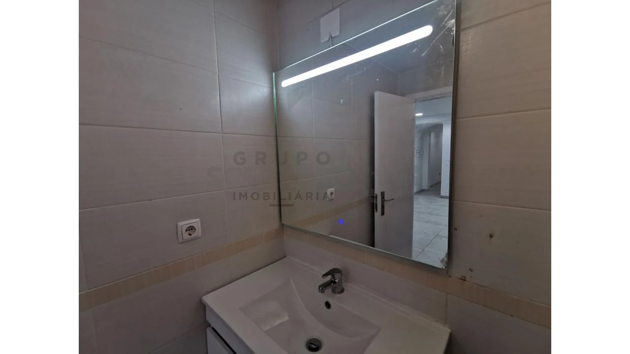 Negócio para Venda em Corroios Foto 14