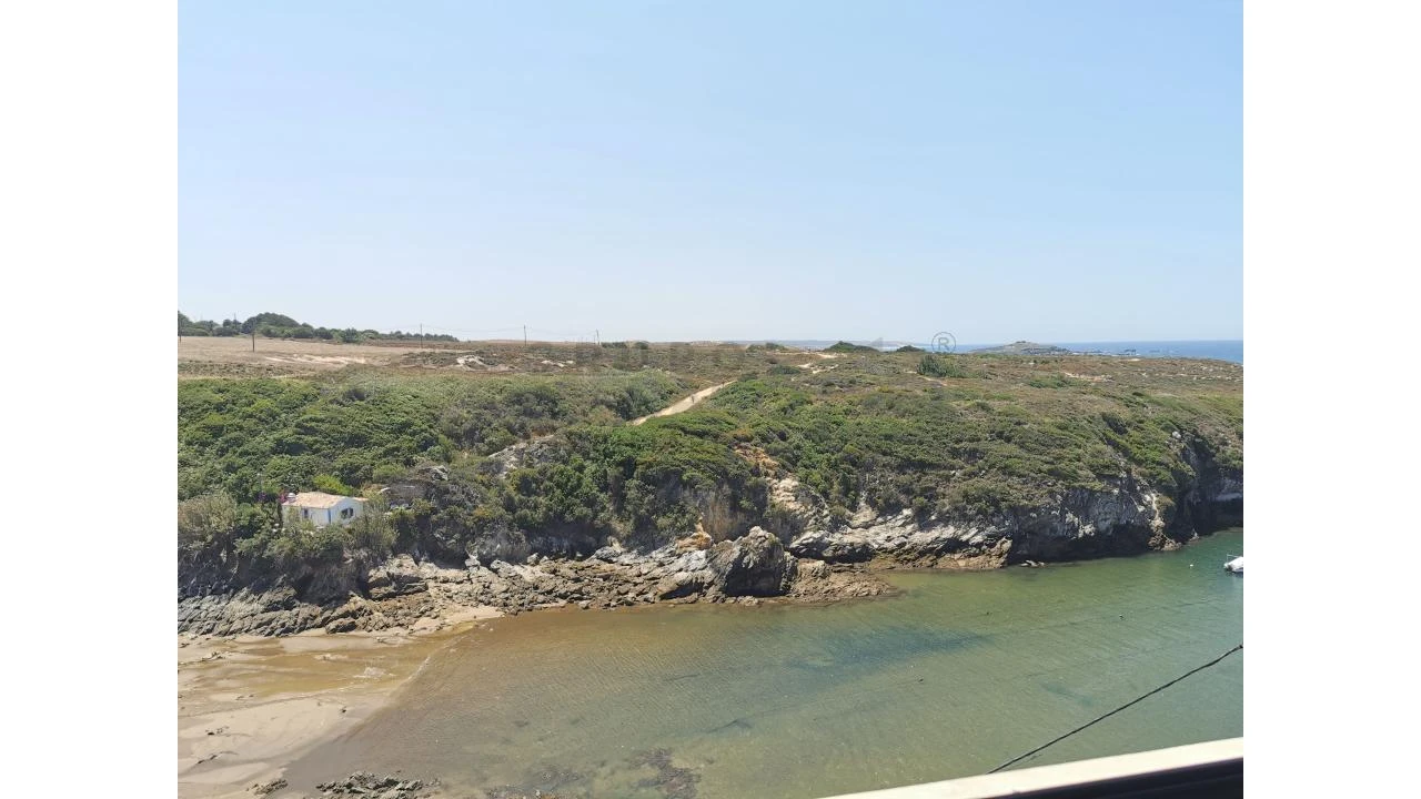 Apartamento T1 para Arrendamento em Porto Covo Foto 7