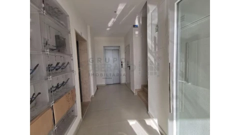 Apartamento T3 para Venda em Corroios