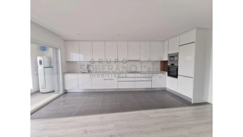 Apartamento T3 para Venda em Corroios